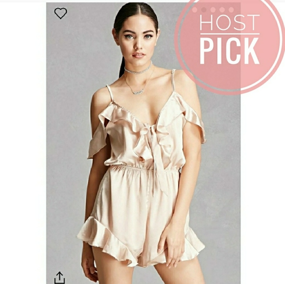 HOST PICKSelfie Leslie forever 21 satin romper